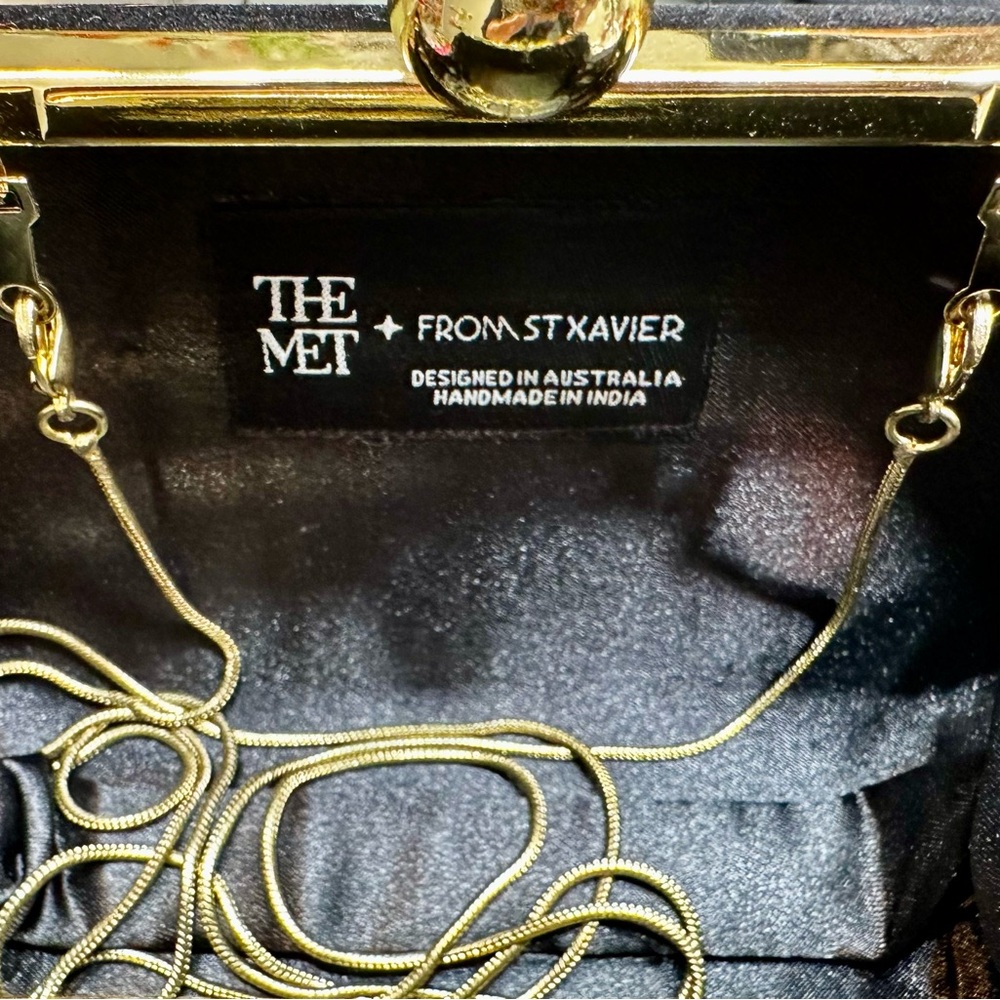 The Met & St Xavier Black and Gold Beaded Velvet Regal Crown Clutch - Picture 5 of 9